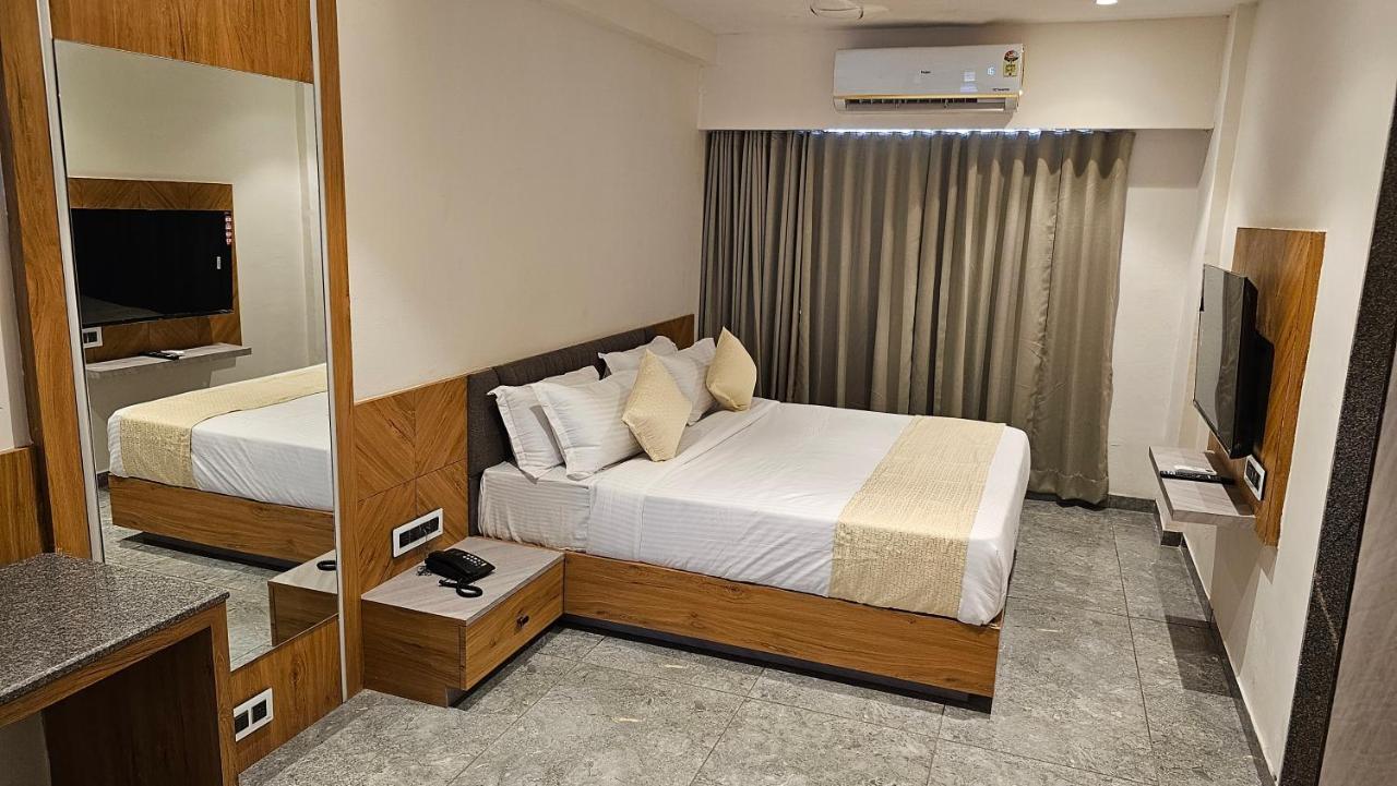 Rds Hotel 아흐메다바드 외부 사진