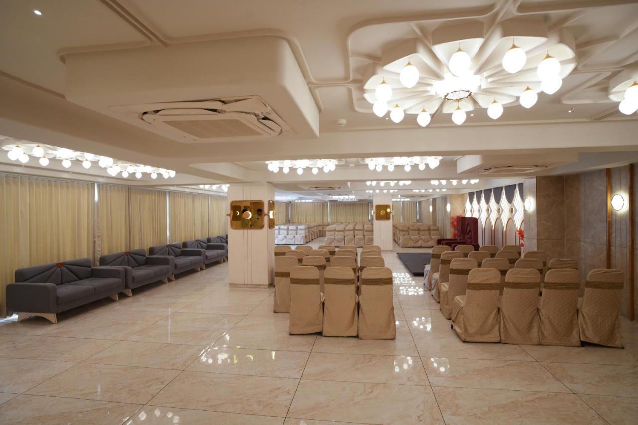 Rds Hotel 아흐메다바드 외부 사진
