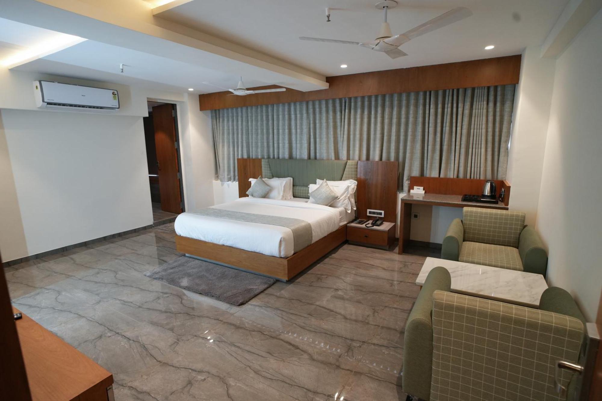 Rds Hotel 아흐메다바드 외부 사진