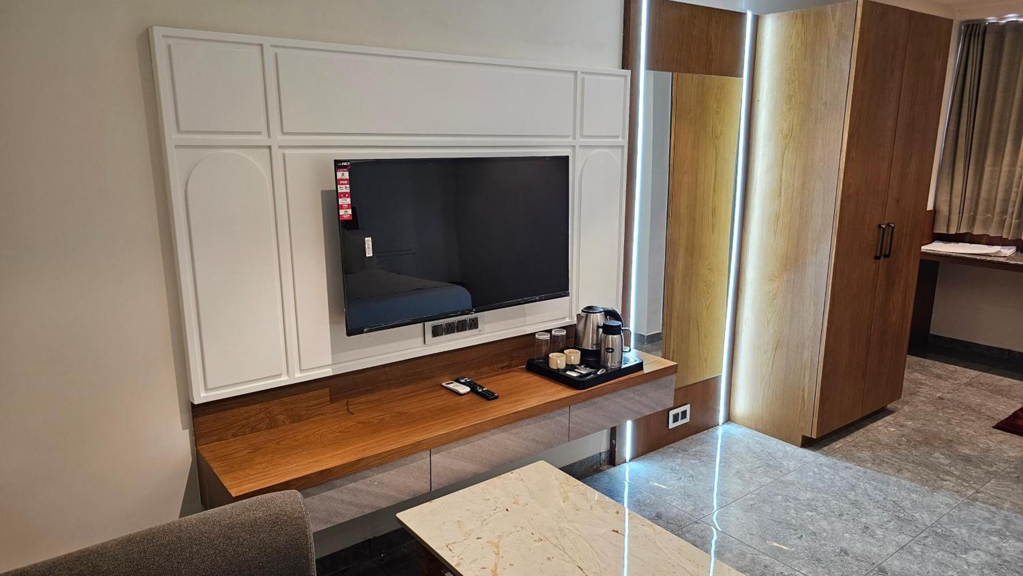 Rds Hotel 아흐메다바드 외부 사진
